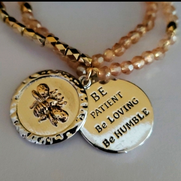 Bubble Bee Charm Beaded Bracelet - Picture 2 of 4